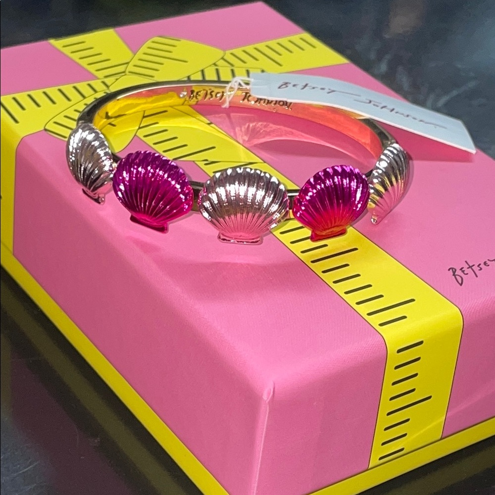 Betsey Johnson Pink Seashell bangle bracelet